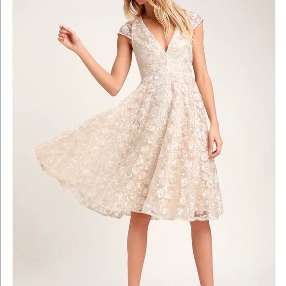 Lulu’s Jacqueline Champagne Floral Embroidered Backless Midi Dress - Picture 1 of 12